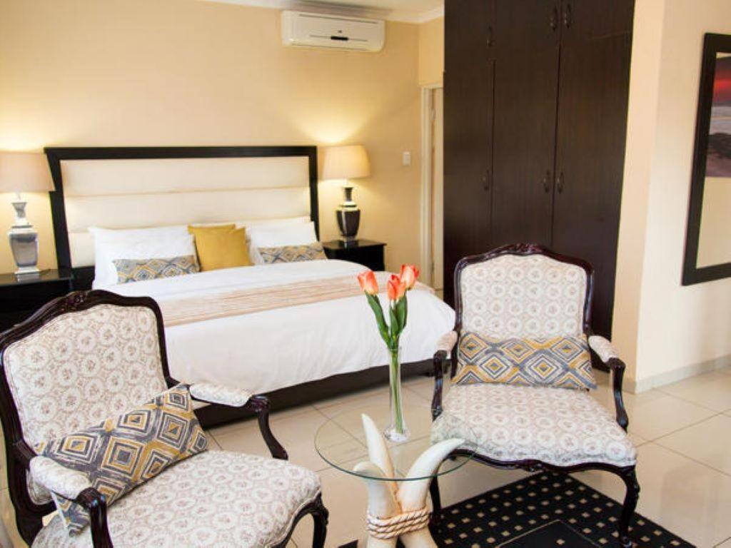Sollunaa Guesthouse Sandton Exterior foto