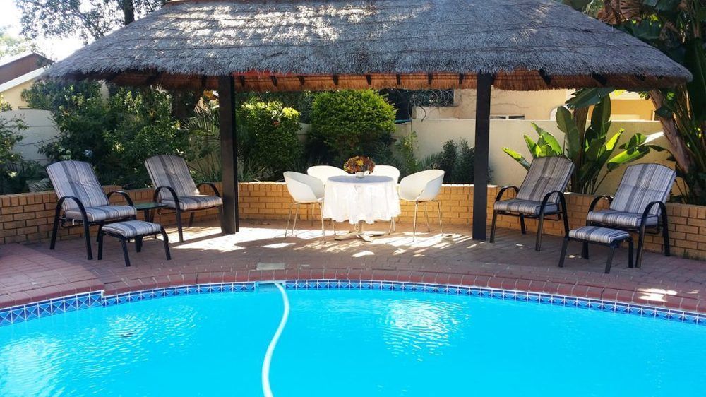 Sollunaa Guesthouse Sandton Exterior foto